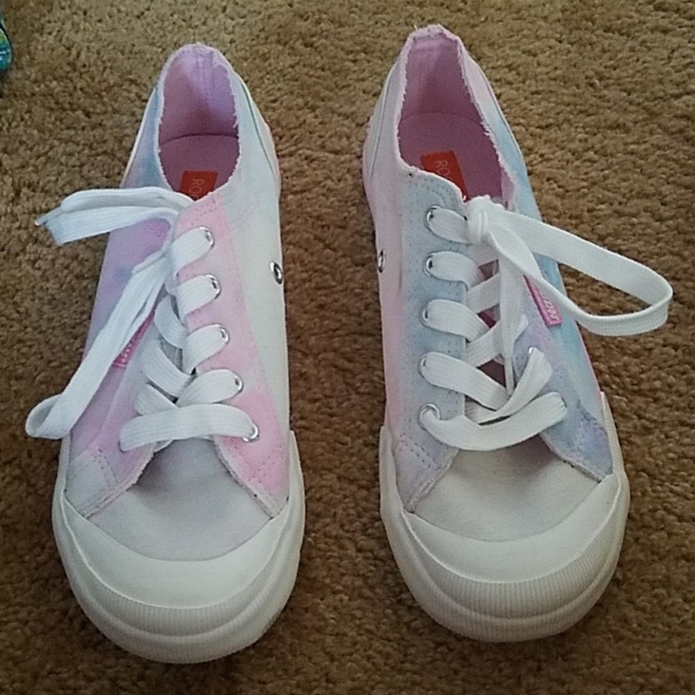 Rocket Dog Tennis Shoes EUC with box